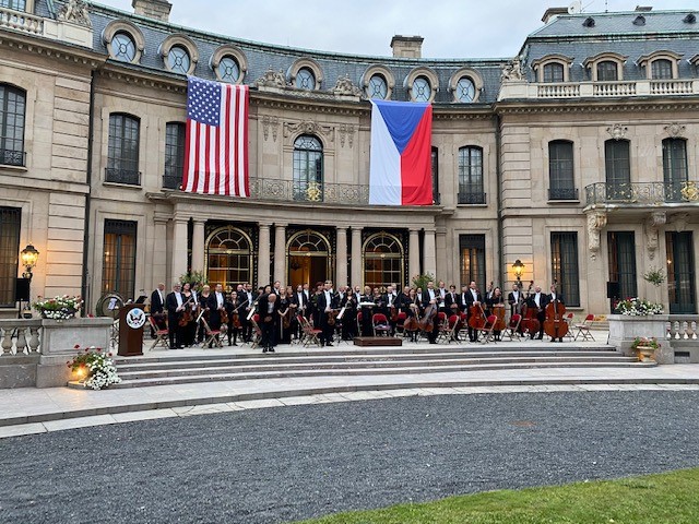 Koncert PKF – Prague Philharmonia v zahradě residence velvyslance Spojených států amerických 10. září 2020